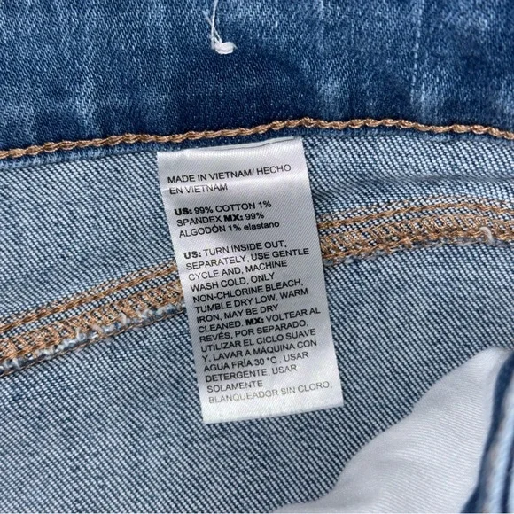 Chicos Jeans High rise crop wide leg Straight light wash SZ 2.5 US 14 - Picture 8 of 11